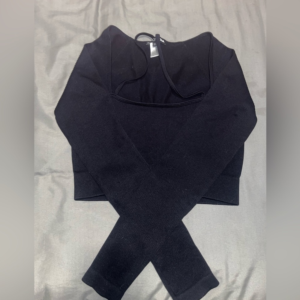 FashionNova Black Long-sleeve Cropped ‘New Body Active Top’
